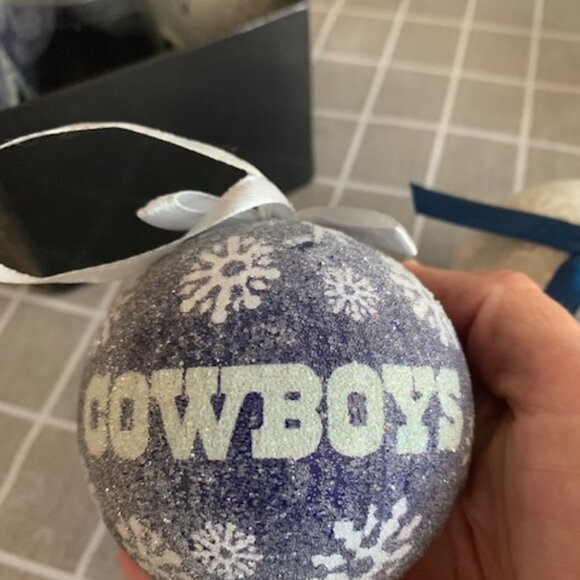 6 Light Up Dallas Cowboy Christmas Ornaments - Picture 2 of 3
